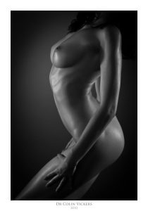 Fine Art Nude Photographer Vienna - Curvy Nude Model In Abstract Pose