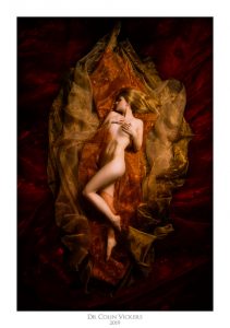 Fine Art Nude Photographer Vienna - Artistic Nude Woman Sleeping Surrounded by fabric